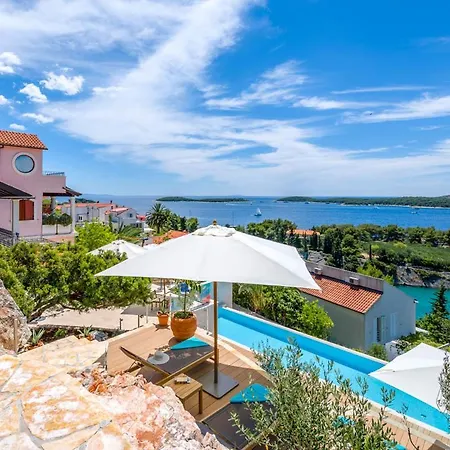 Villa Hvar Sleeps 14 Pool Air Con Wifi *