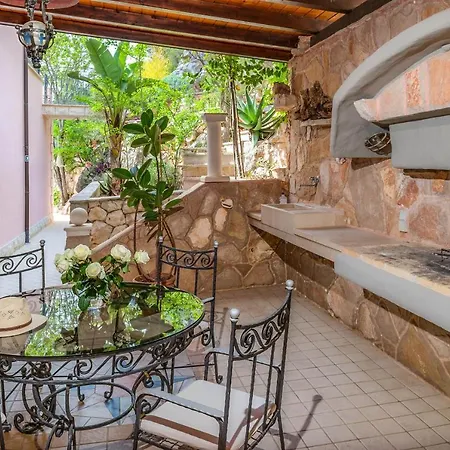 Hvar Sleeps 14 Pool Air Con Wifi
