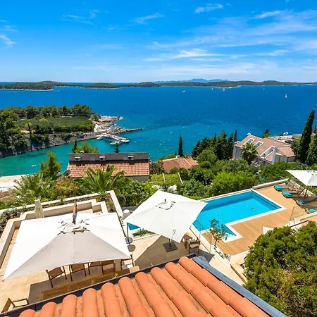 Villa Hvar Sleeps 14 Pool Air Con Wifi