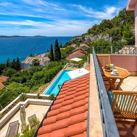 Hvar Sleeps 14 Pool Air Con Wifi *